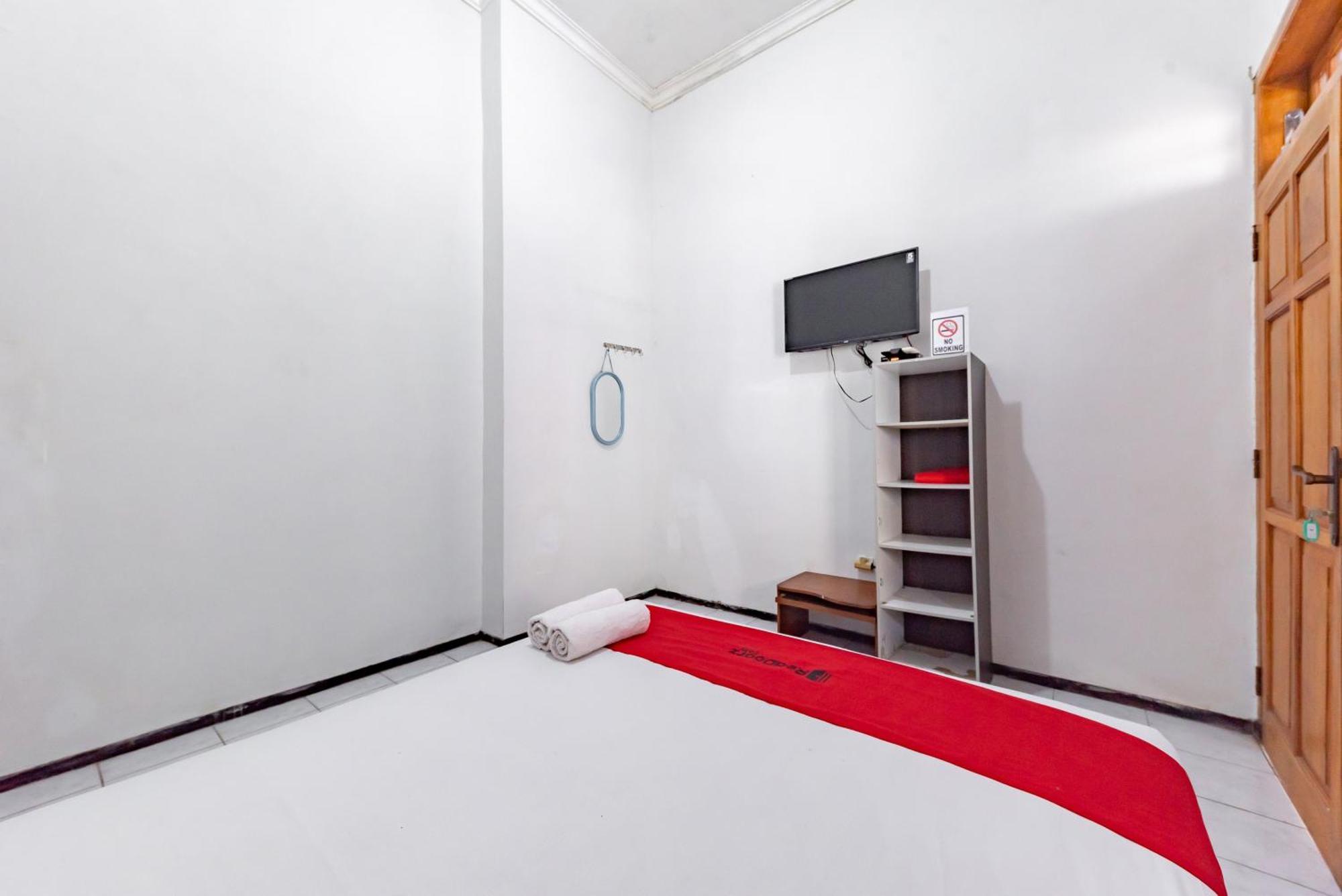 Reddoorz At Ciliwung Guest House Syariah Маланг Екстер'єр фото