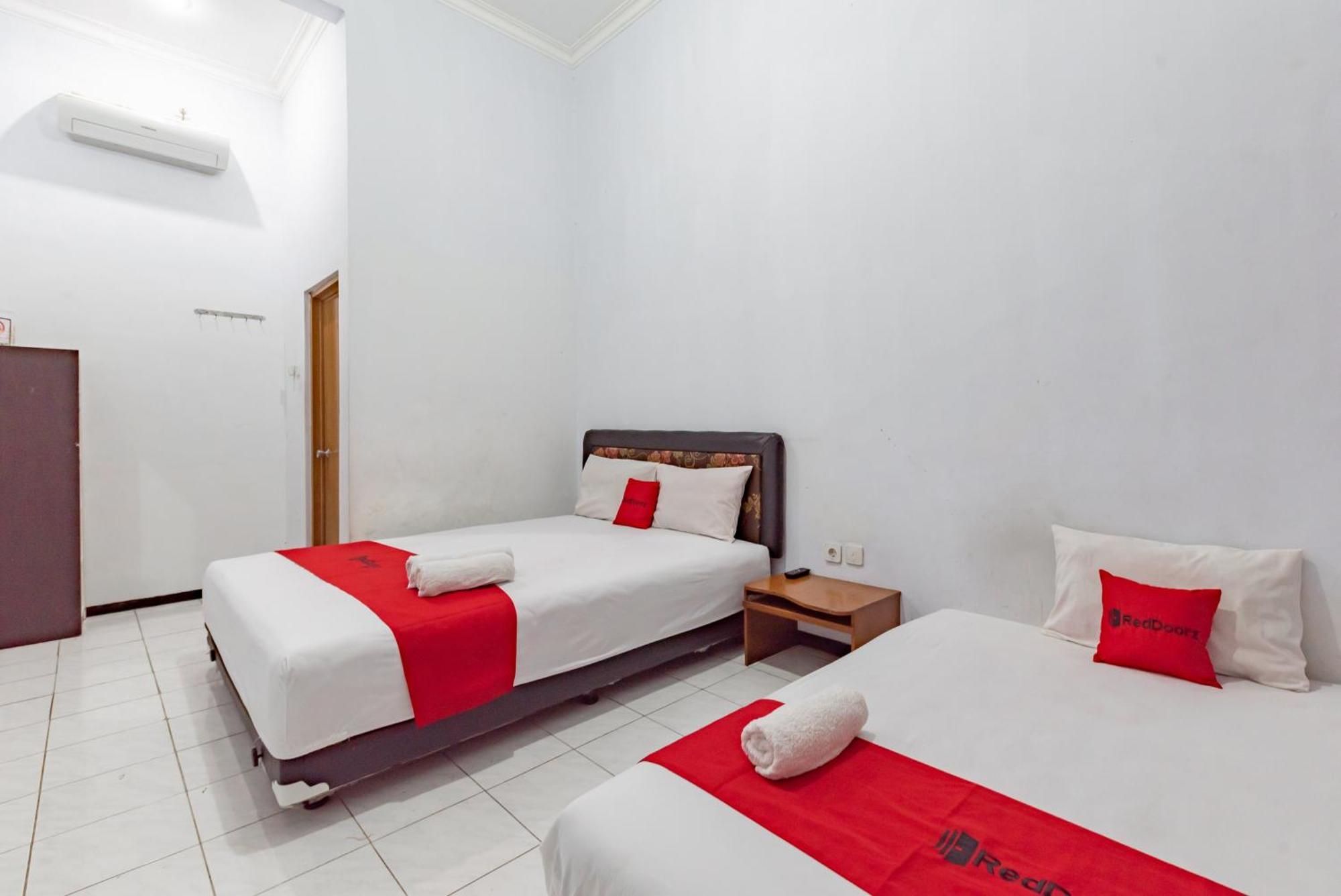 Reddoorz At Ciliwung Guest House Syariah Маланг Екстер'єр фото