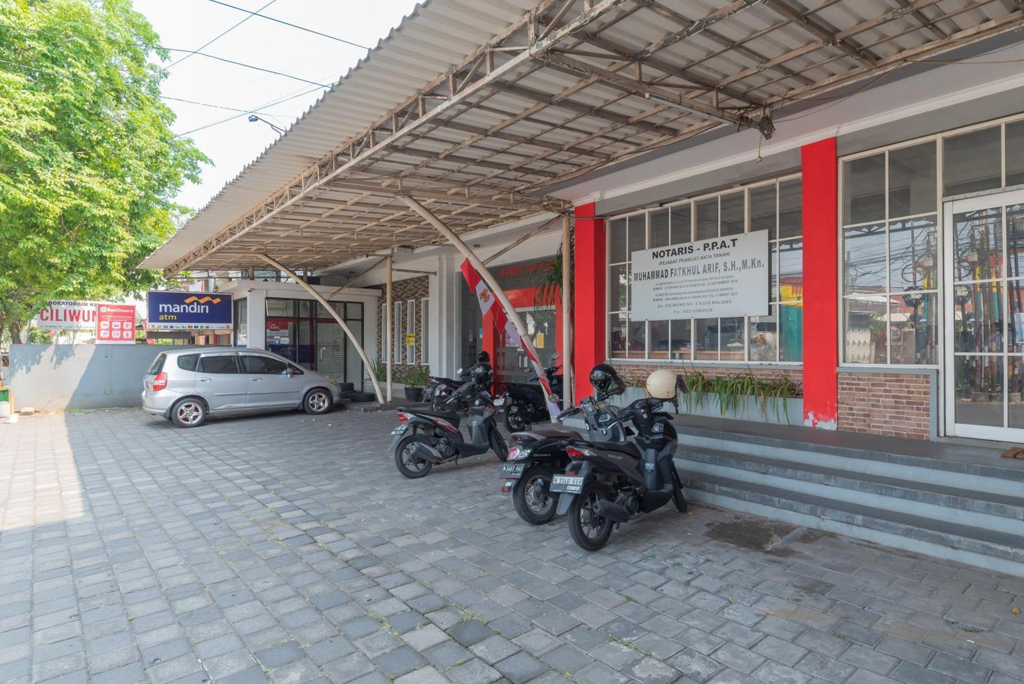 Reddoorz At Ciliwung Guest House Syariah Маланг Екстер'єр фото